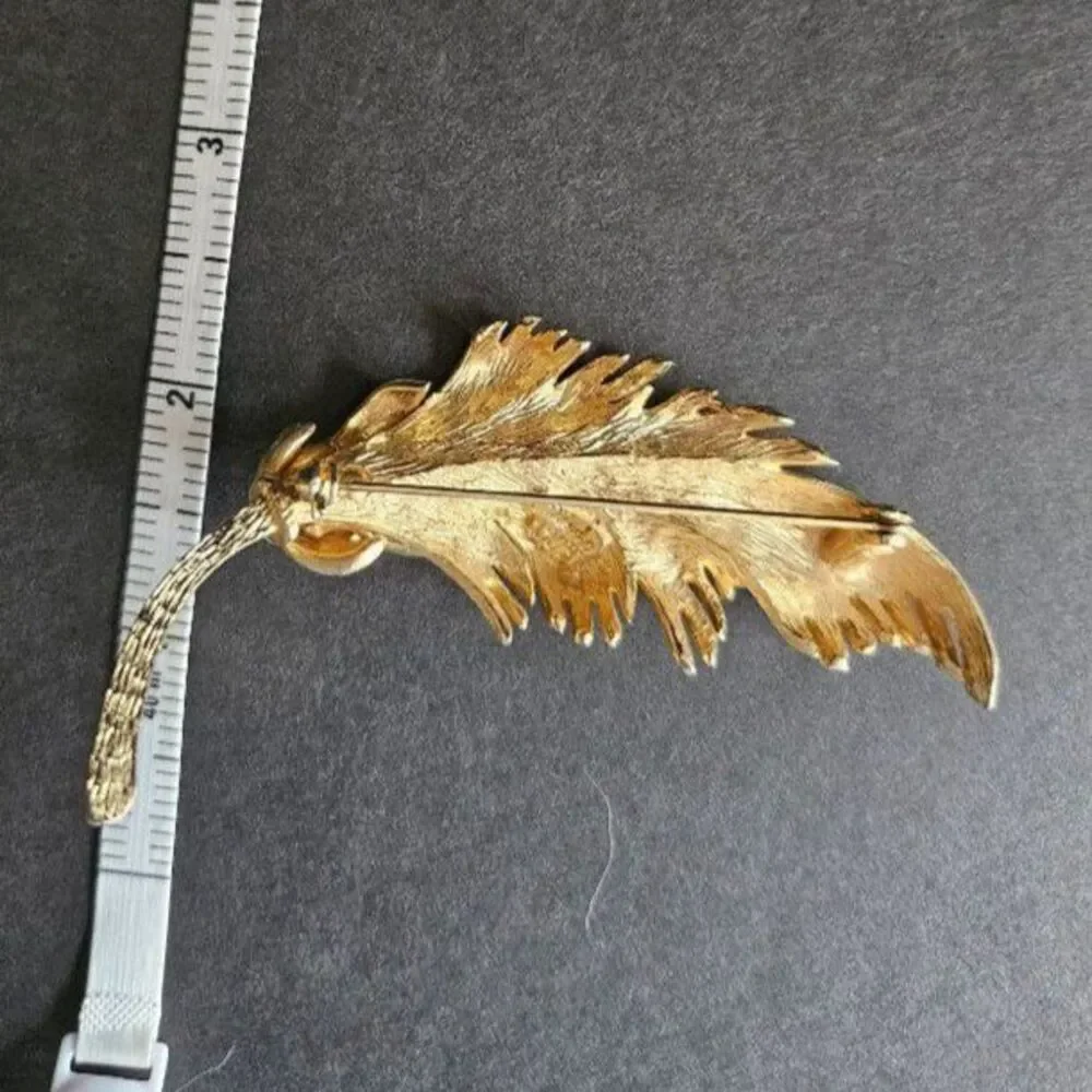 Vintage Ledo 1963 gold tone feather brooch